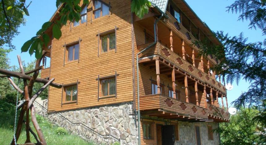 Гуцульська хата Яремче Гуцульська хата Яремче