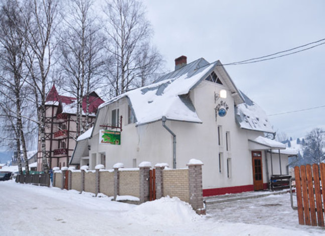 Під каштаном Ворохта Під каштаном Ворохта