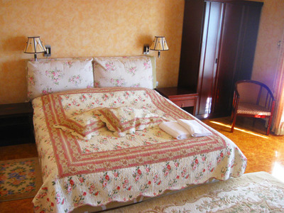 Глория Кореїз