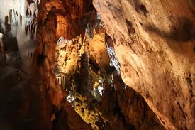 Скельска сталактитова печера