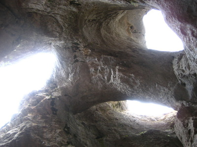 Печера Еміне- Баїр-Коба (Триглазка)